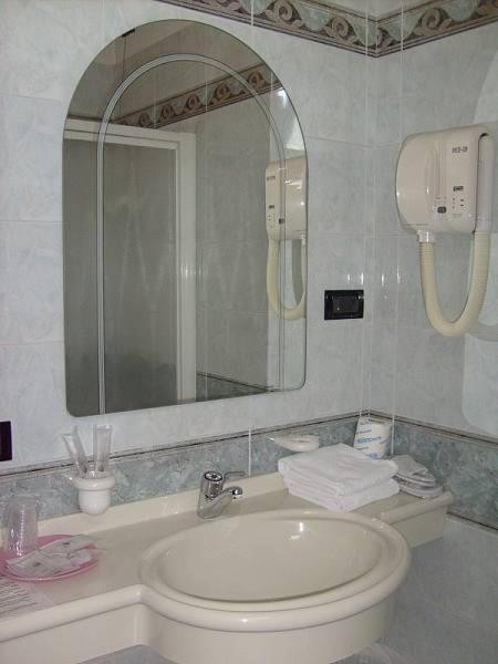 Hotel Motel Flower Novi Ligure Luaran gambar